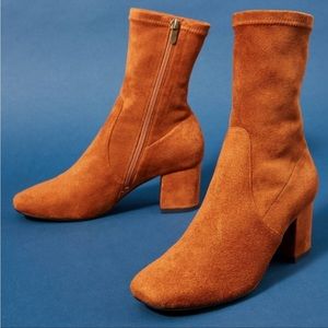 Silent D Careful Stretch booties in Bronze size 41